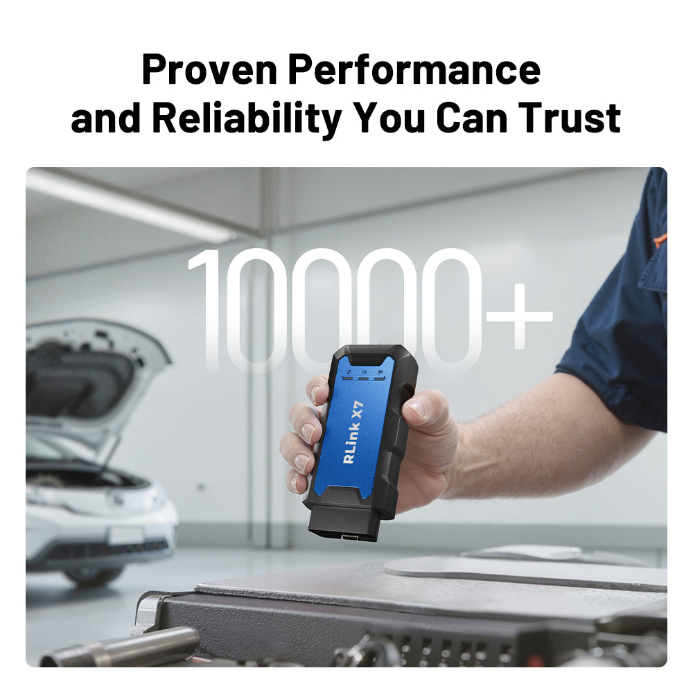 TOPDON RLink X7 held in hand with performance statistic displayed